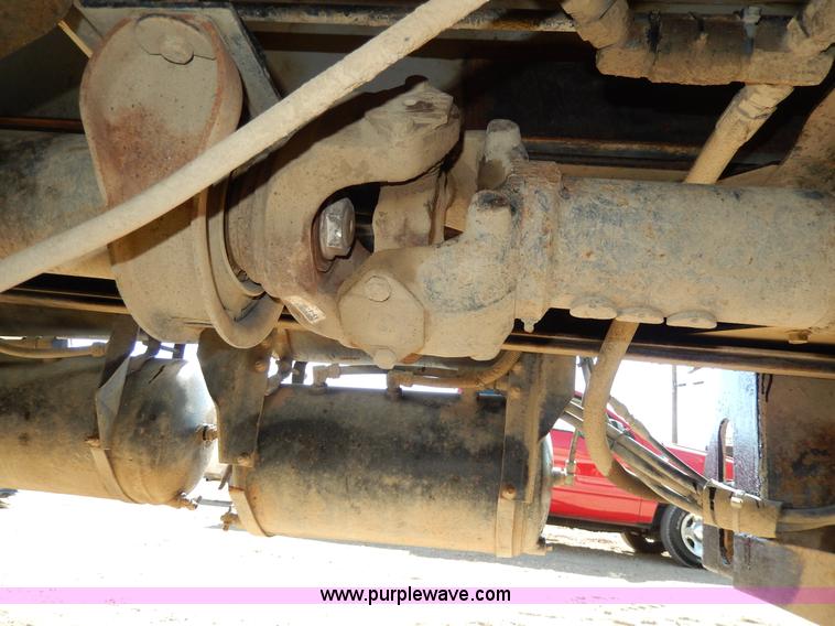 image for item D8169 1986 Mack RS686LS barrel dump truck