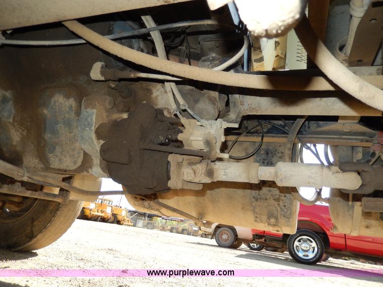 image for item D8169 1986 Mack RS686LS barrel dump truck