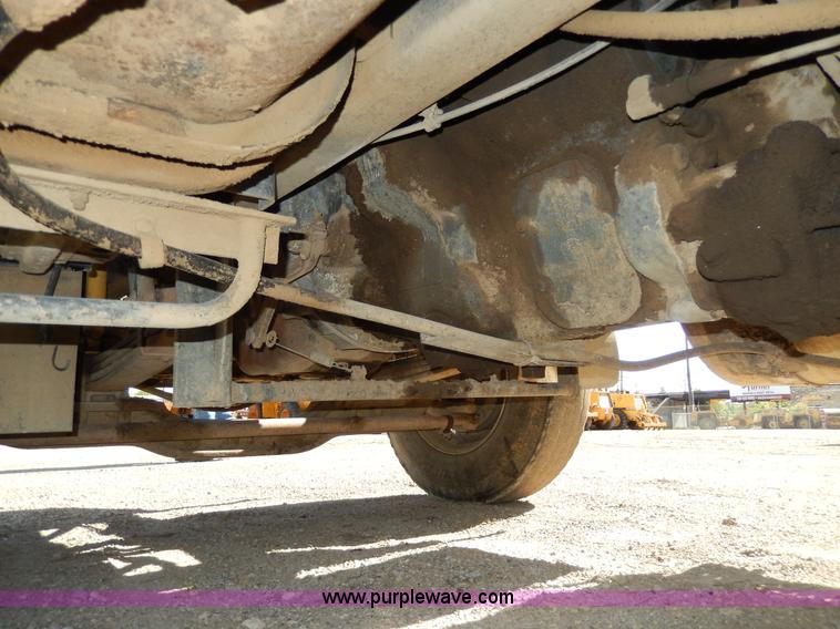 image for item D8169 1986 Mack RS686LS barrel dump truck