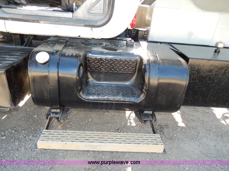 image for item D8169 1986 Mack RS686LS barrel dump truck