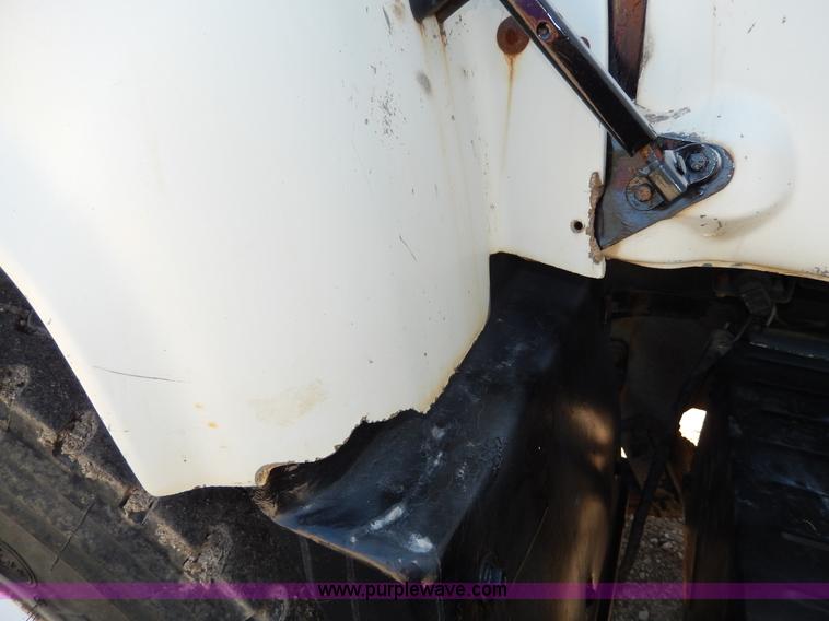 image for item D8169 1986 Mack RS686LS barrel dump truck