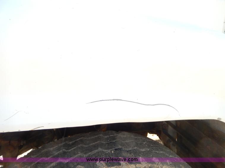 image for item D8169 1986 Mack RS686LS barrel dump truck