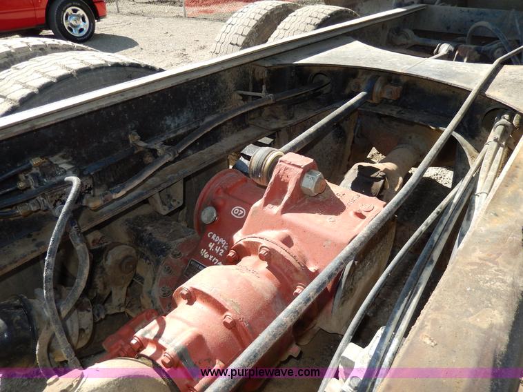 image for item D8169 1986 Mack RS686LS barrel dump truck