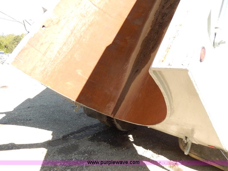 image for item D8169 1986 Mack RS686LS barrel dump truck