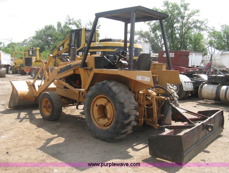 image for item D8463 1979 Case 580C landscape loader