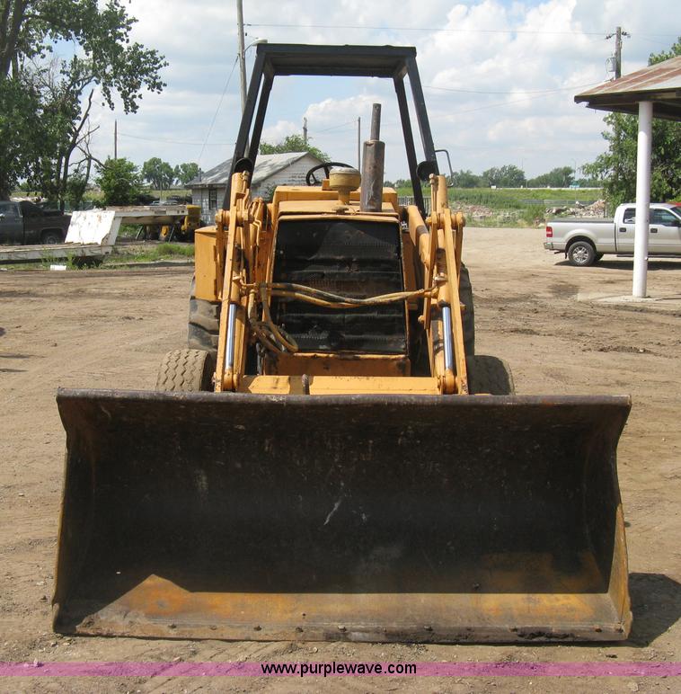 image for item D8463 1979 Case 580C landscape loader