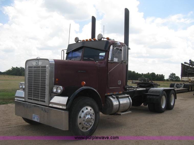 image for item D8464 1982 Freightliner FLC120 semi truck