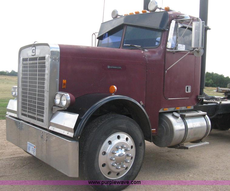 image for item D8464 1982 Freightliner FLC120 semi truck