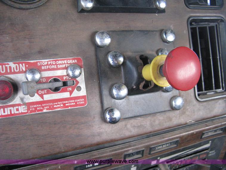 image for item D8464 1982 Freightliner FLC120 semi truck