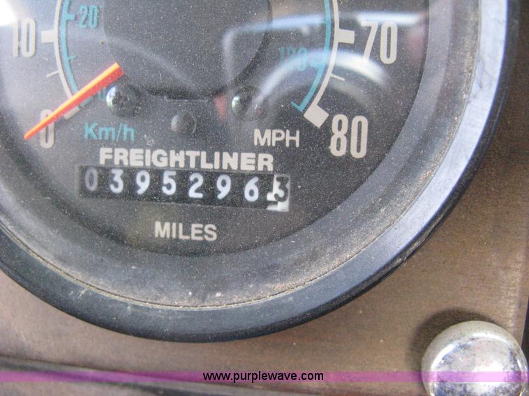 image for item D8464 1982 Freightliner FLC120 semi truck