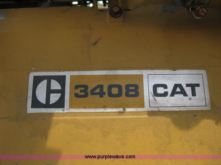 image for item D8464 1982 Freightliner FLC120 semi truck