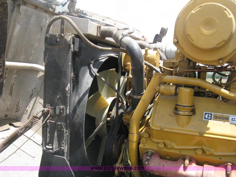 image for item D8464 1982 Freightliner FLC120 semi truck