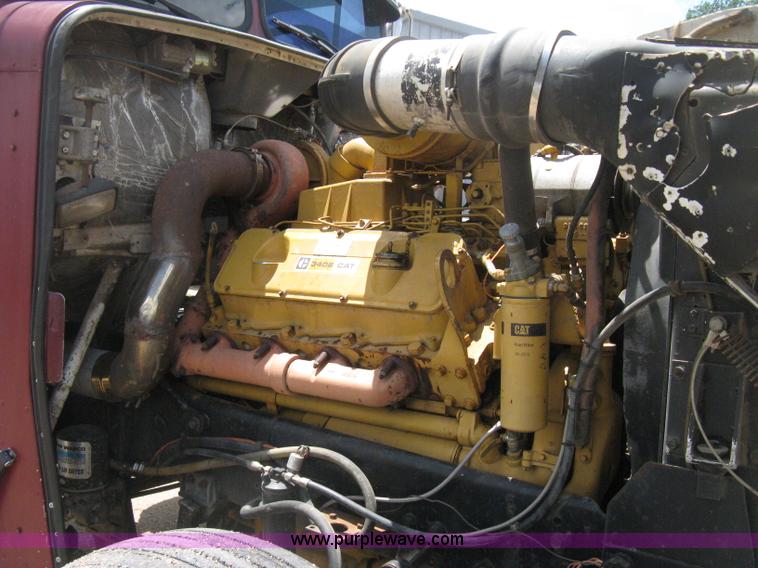 image for item D8464 1982 Freightliner FLC120 semi truck