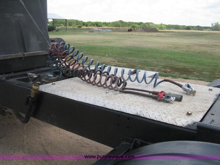 image for item D8464 1982 Freightliner FLC120 semi truck