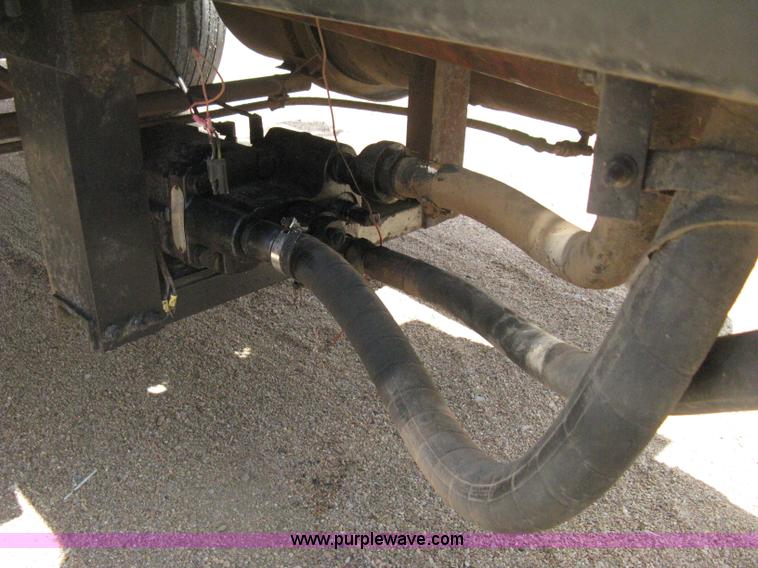 image for item D8464 1982 Freightliner FLC120 semi truck