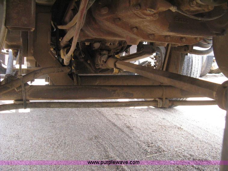 image for item D8464 1982 Freightliner FLC120 semi truck