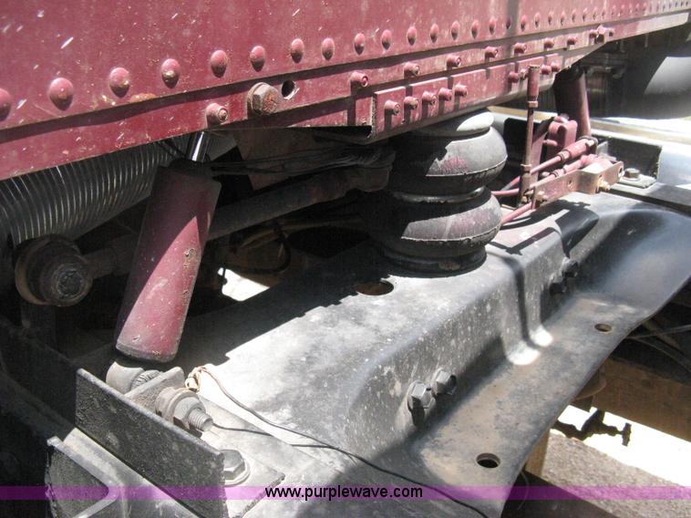 image for item D8464 1982 Freightliner FLC120 semi truck