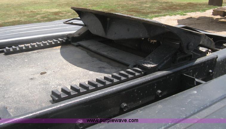 image for item D8464 1982 Freightliner FLC120 semi truck