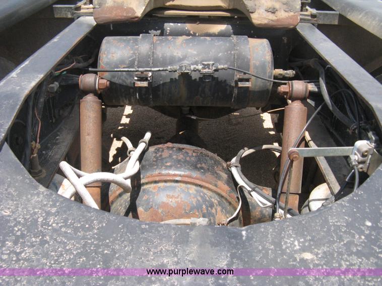 image for item D8464 1982 Freightliner FLC120 semi truck