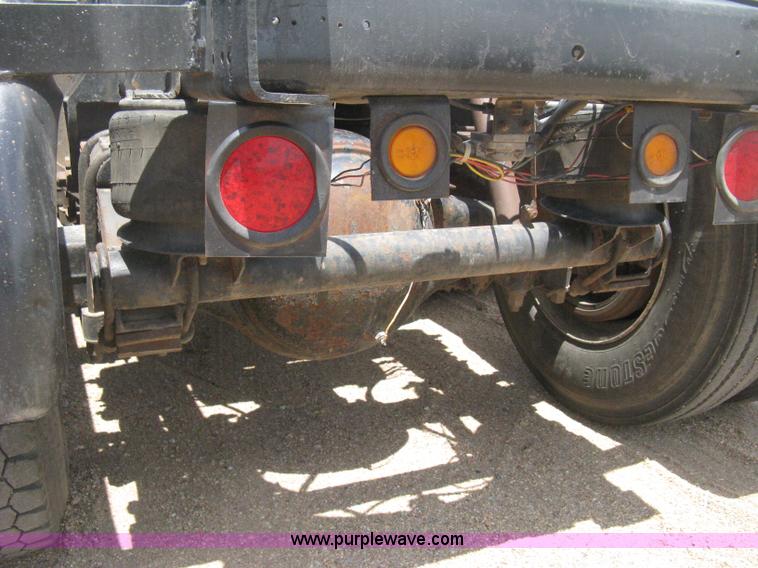 image for item D8464 1982 Freightliner FLC120 semi truck