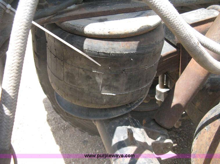 image for item D8464 1982 Freightliner FLC120 semi truck