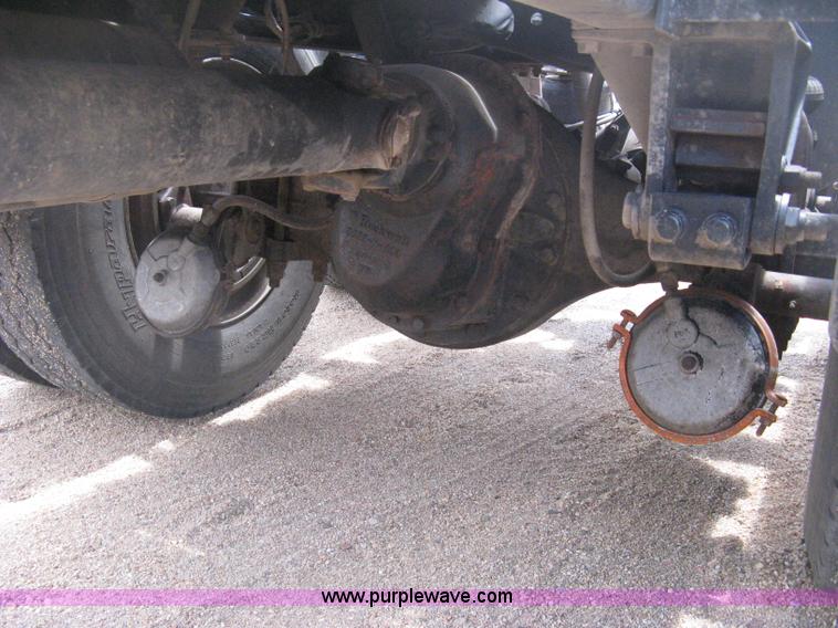 image for item D8464 1982 Freightliner FLC120 semi truck