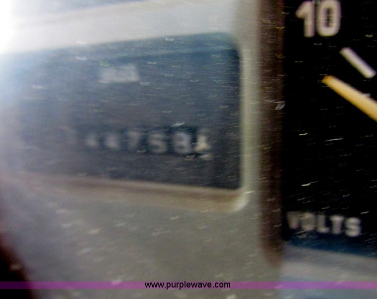 image for item E7285 1996 International 4900 dump truck