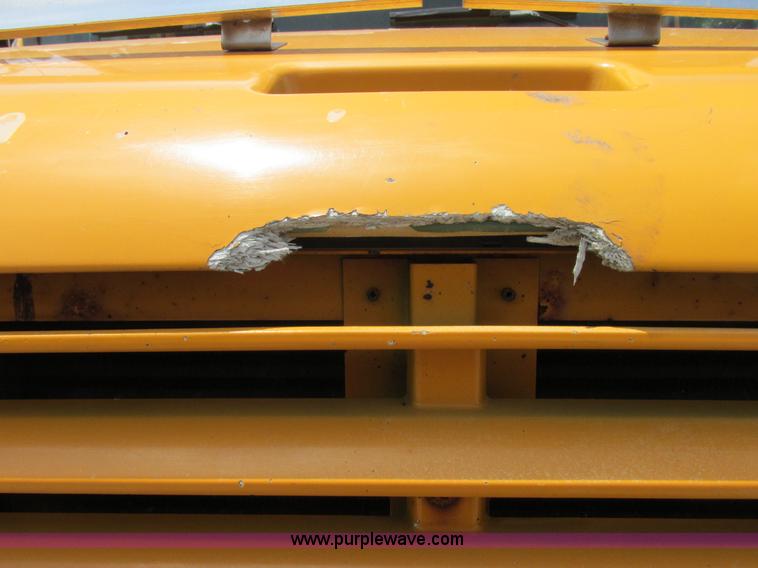 image for item E7285 1996 International 4900 dump truck