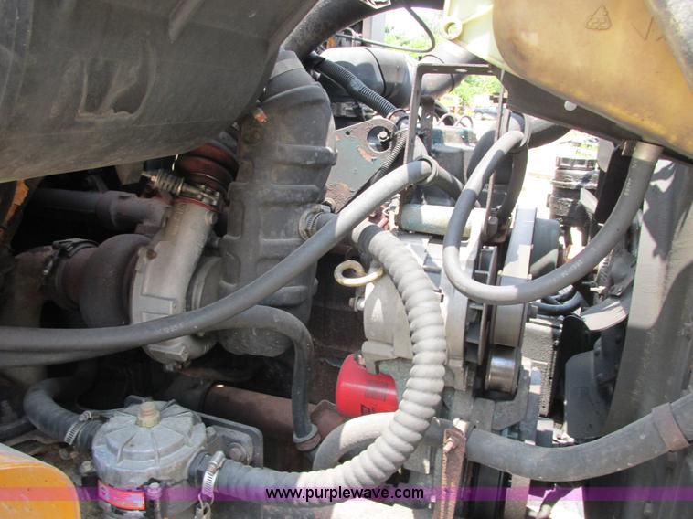 image for item E7285 1996 International 4900 dump truck