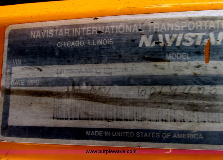 image for item E7285 1996 International 4900 dump truck