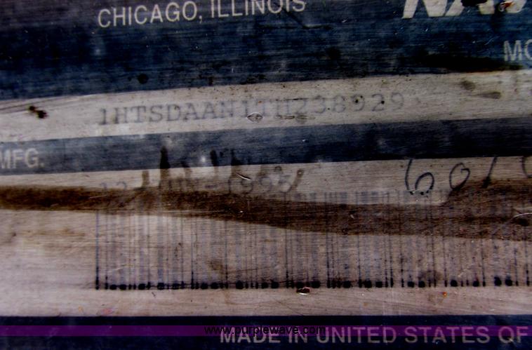 image for item E7285 1996 International 4900 dump truck