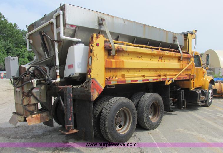 image for item E7287 1999 International 4900 dump truck