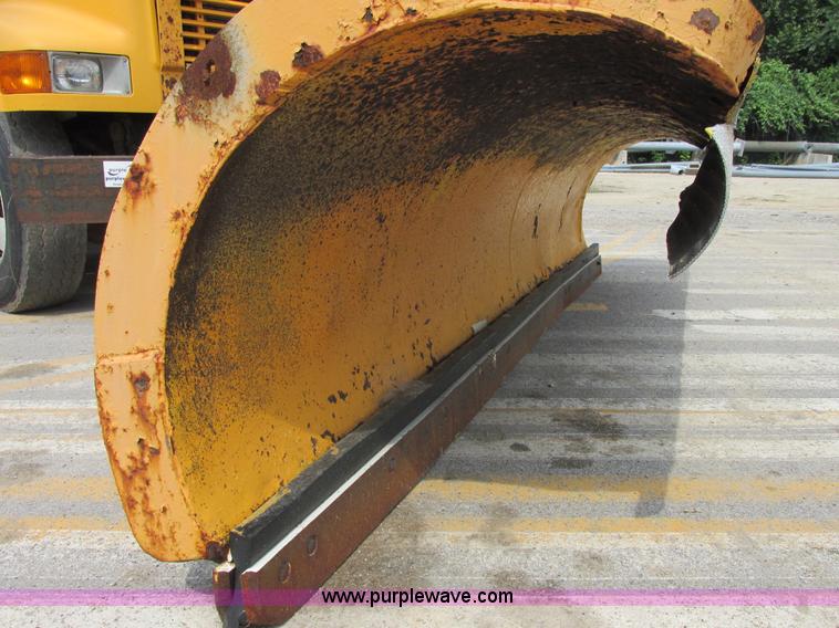 image for item E7287 1999 International 4900 dump truck