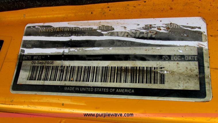 image for item E7287 1999 International 4900 dump truck