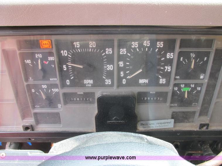 image for item E7287 1999 International 4900 dump truck