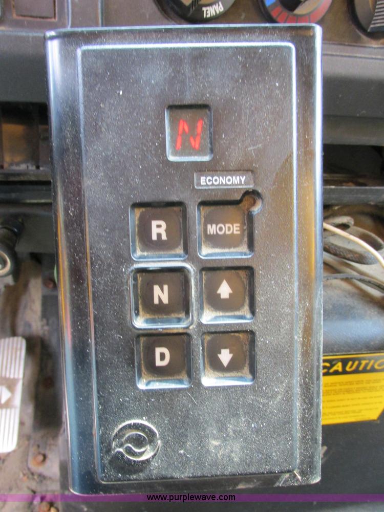 image for item E7287 1999 International 4900 dump truck