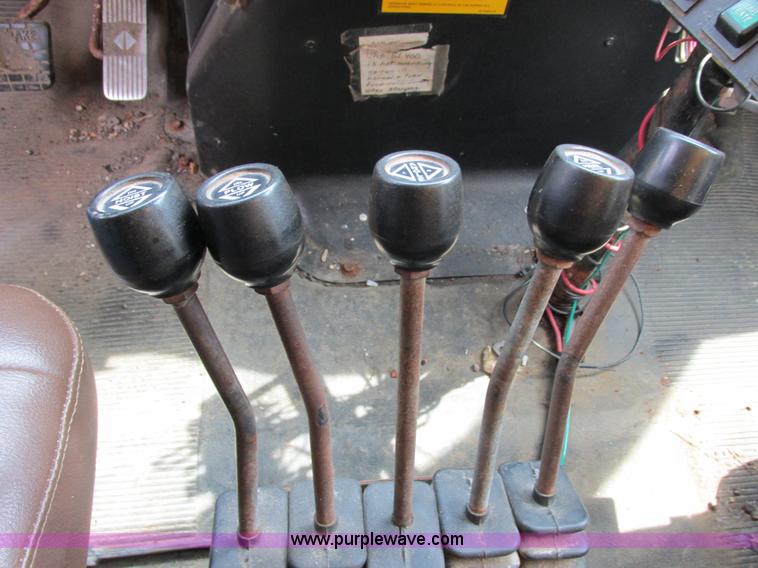 image for item E7287 1999 International 4900 dump truck