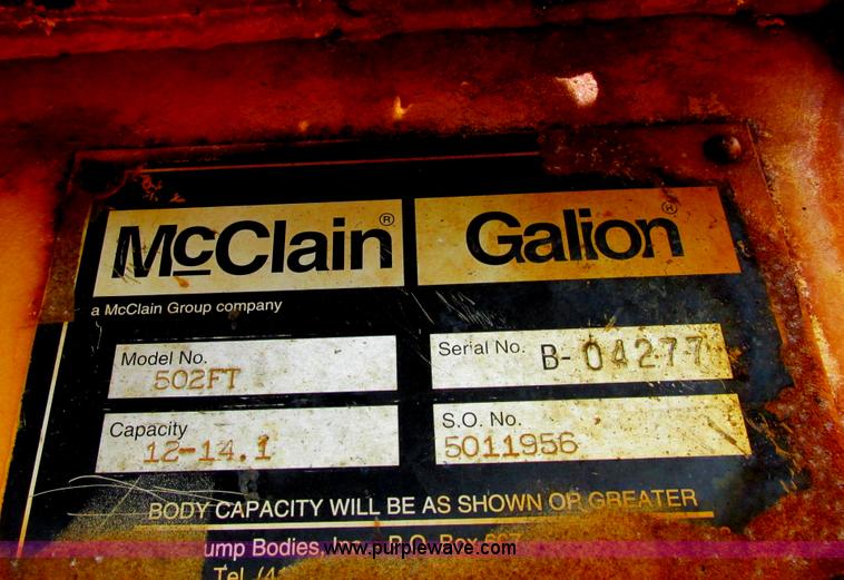 image for item E7287 1999 International 4900 dump truck