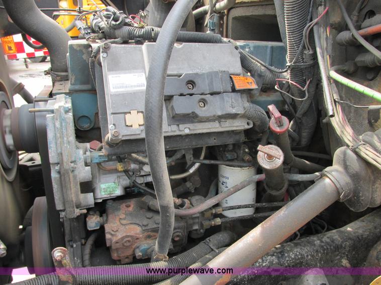 image for item E7287 1999 International 4900 dump truck