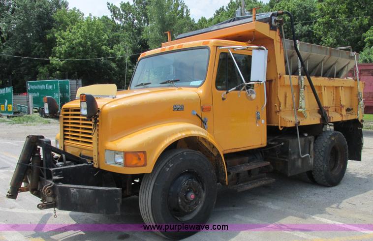 image for item E7288 1997 International 4900 dump truck