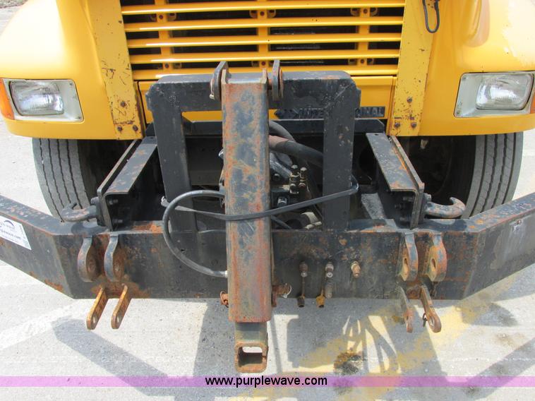 image for item E7288 1997 International 4900 dump truck