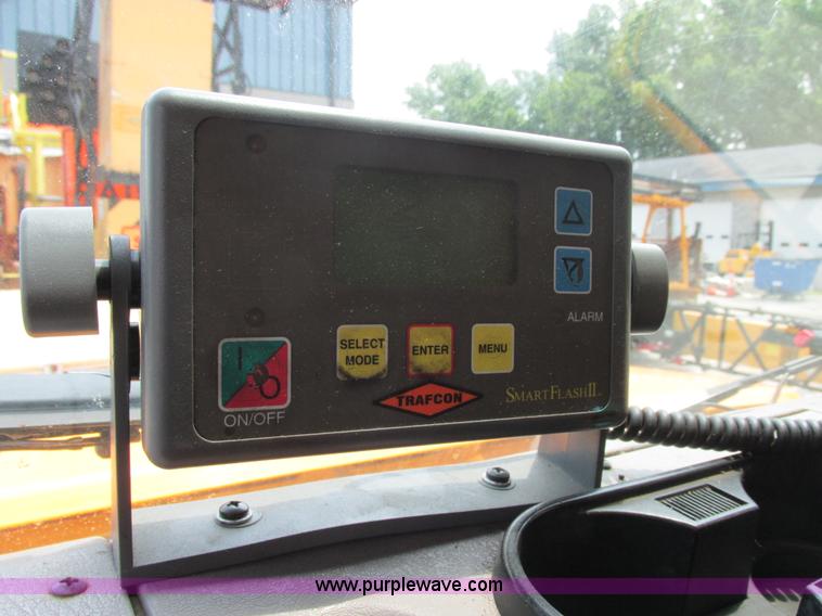 image for item E7288 1997 International 4900 dump truck