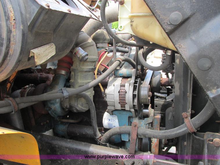 image for item E7288 1997 International 4900 dump truck