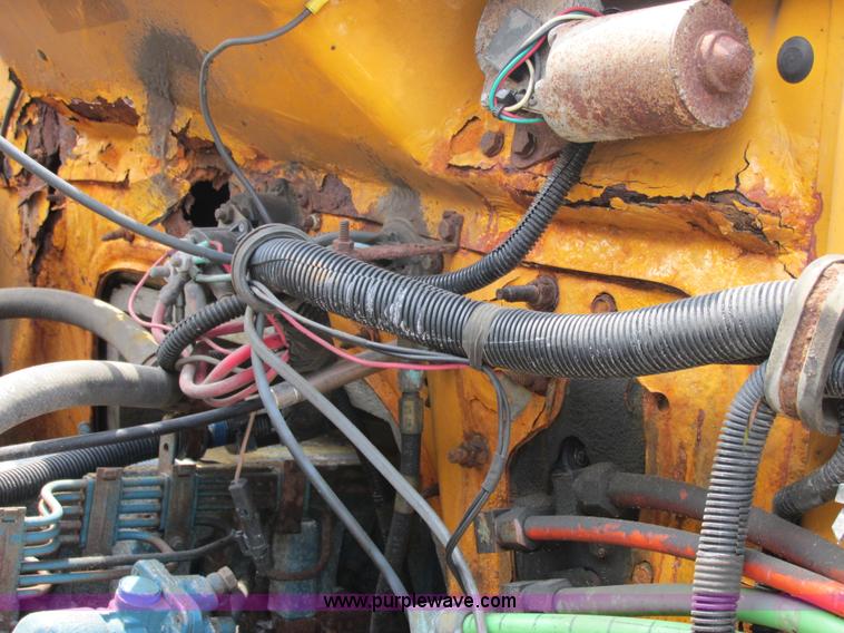 image for item E7288 1997 International 4900 dump truck