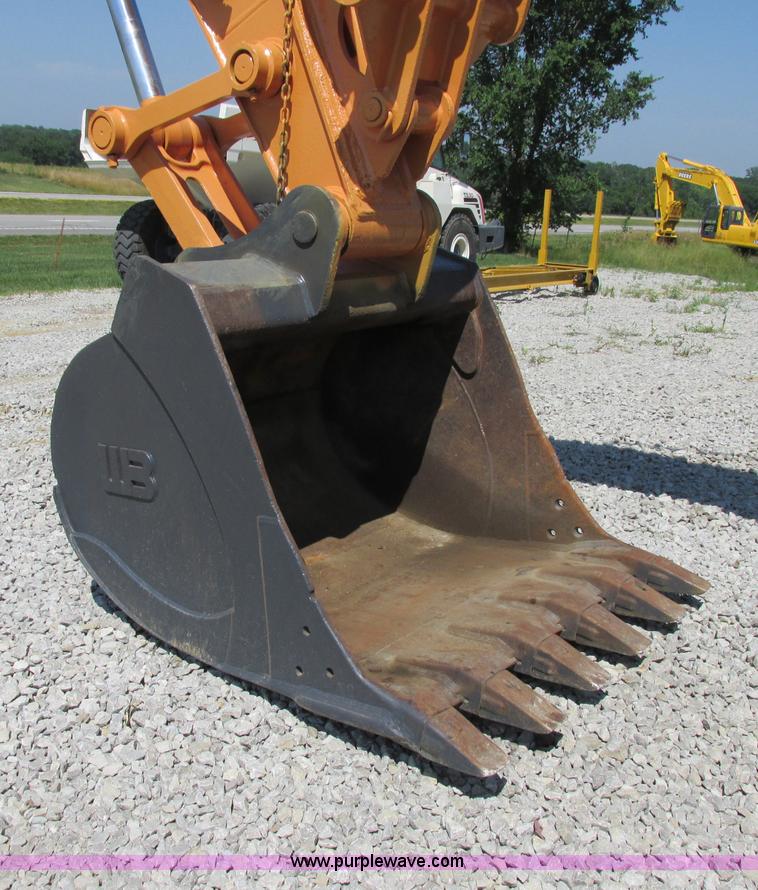 image for item F5163 2004 Case CX330 excavator