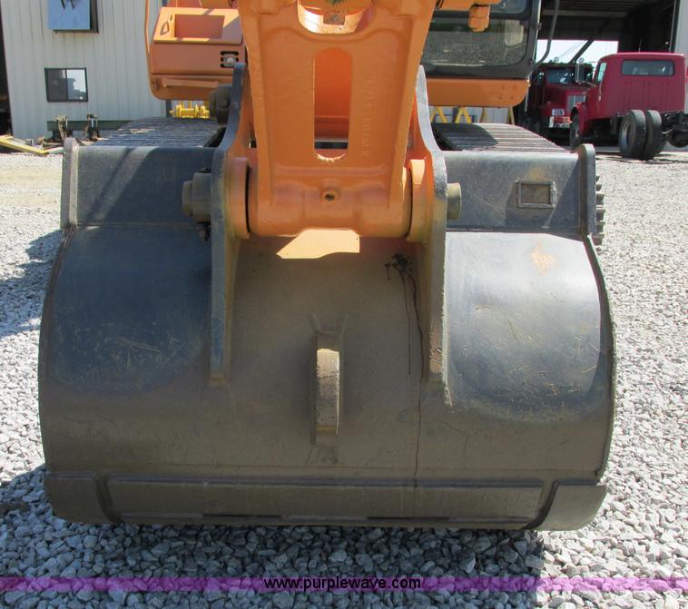 image for item F5163 2004 Case CX330 excavator