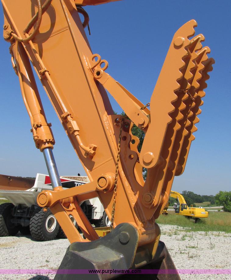 image for item F5163 2004 Case CX330 excavator