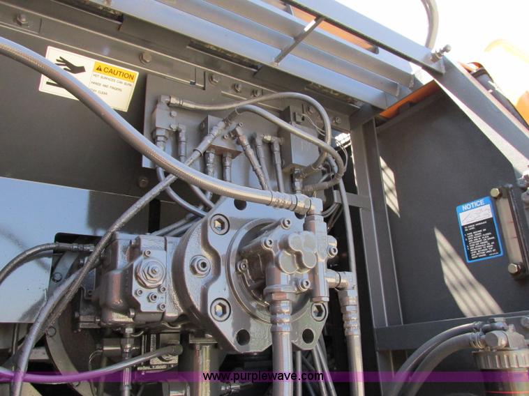 image for item F5163 2004 Case CX330 excavator