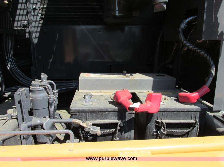 image for item F5163 2004 Case CX330 excavator