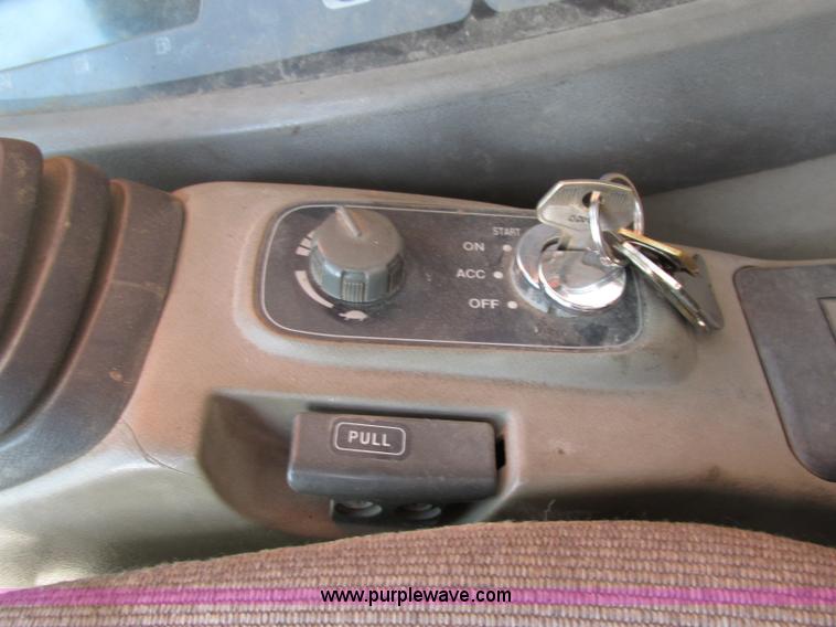 image for item F5163 2004 Case CX330 excavator